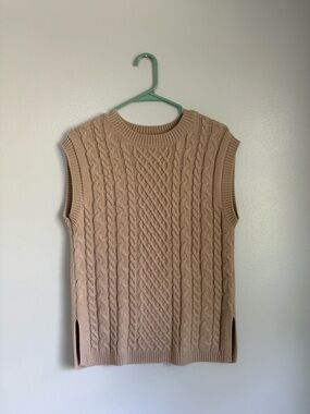 Cable Knit Sleeveless Sweater Vest - Beige